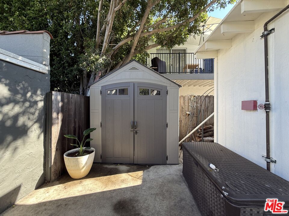 364 N San Vicente Blvd Unit: B