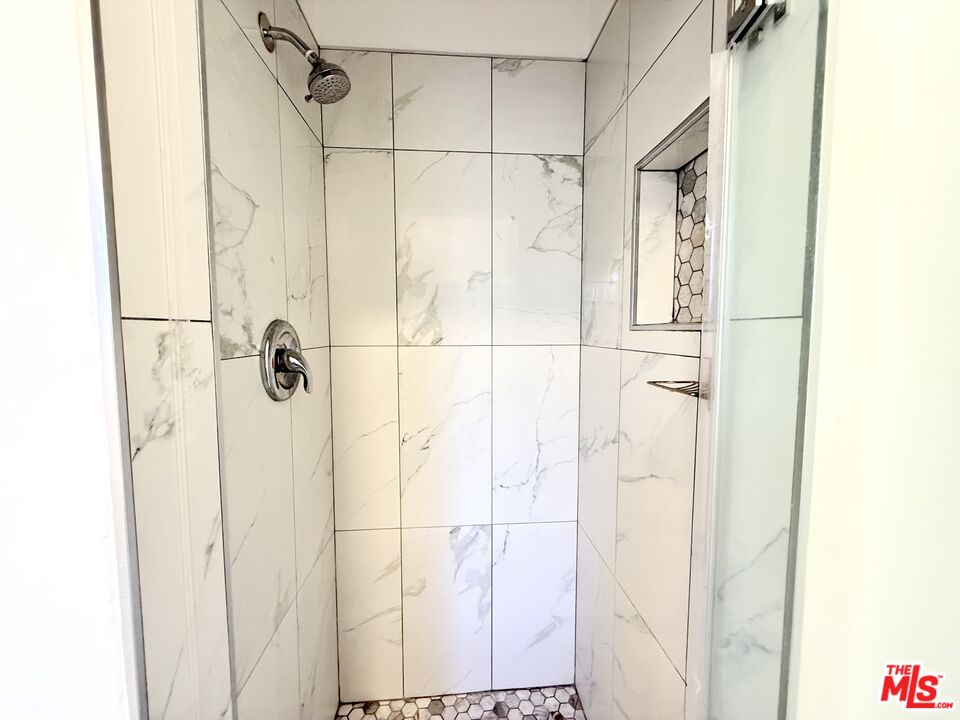 364 N San Vicente Blvd Unit: B