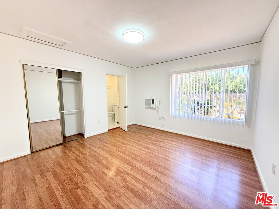 364 N San Vicente Blvd Unit: B