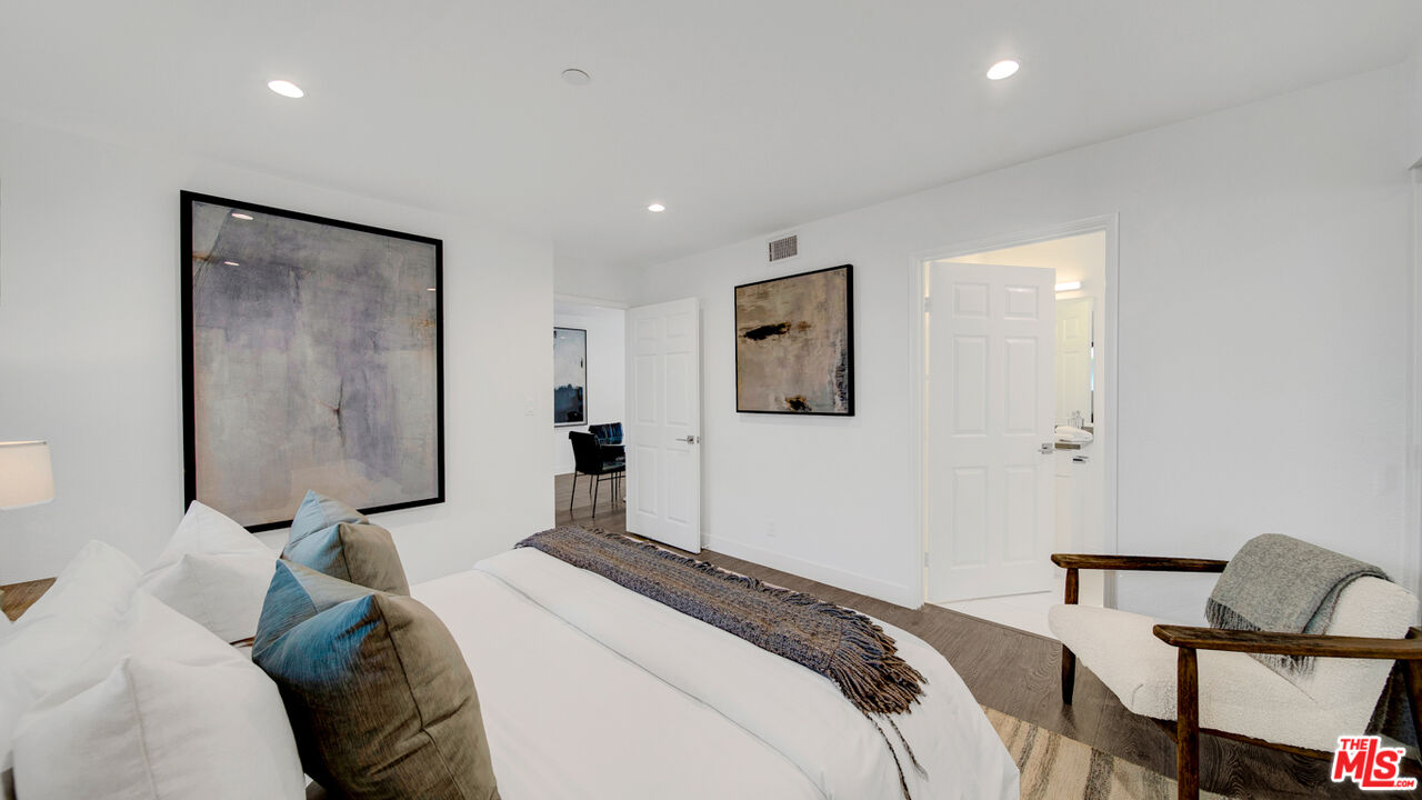 725 N Alfred St Unit: 108