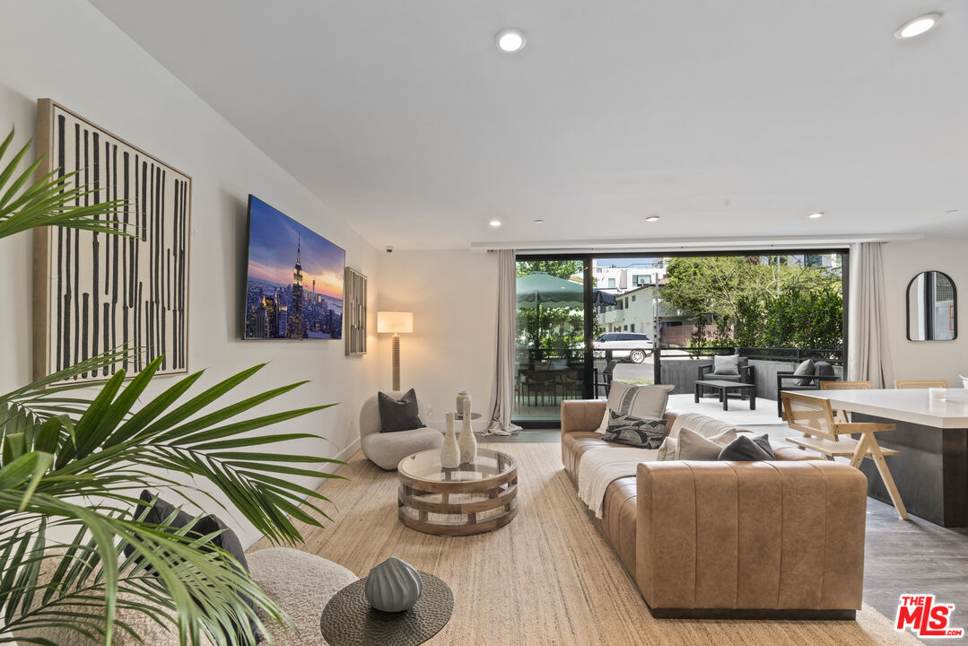 725 N Alfred St Unit: 108