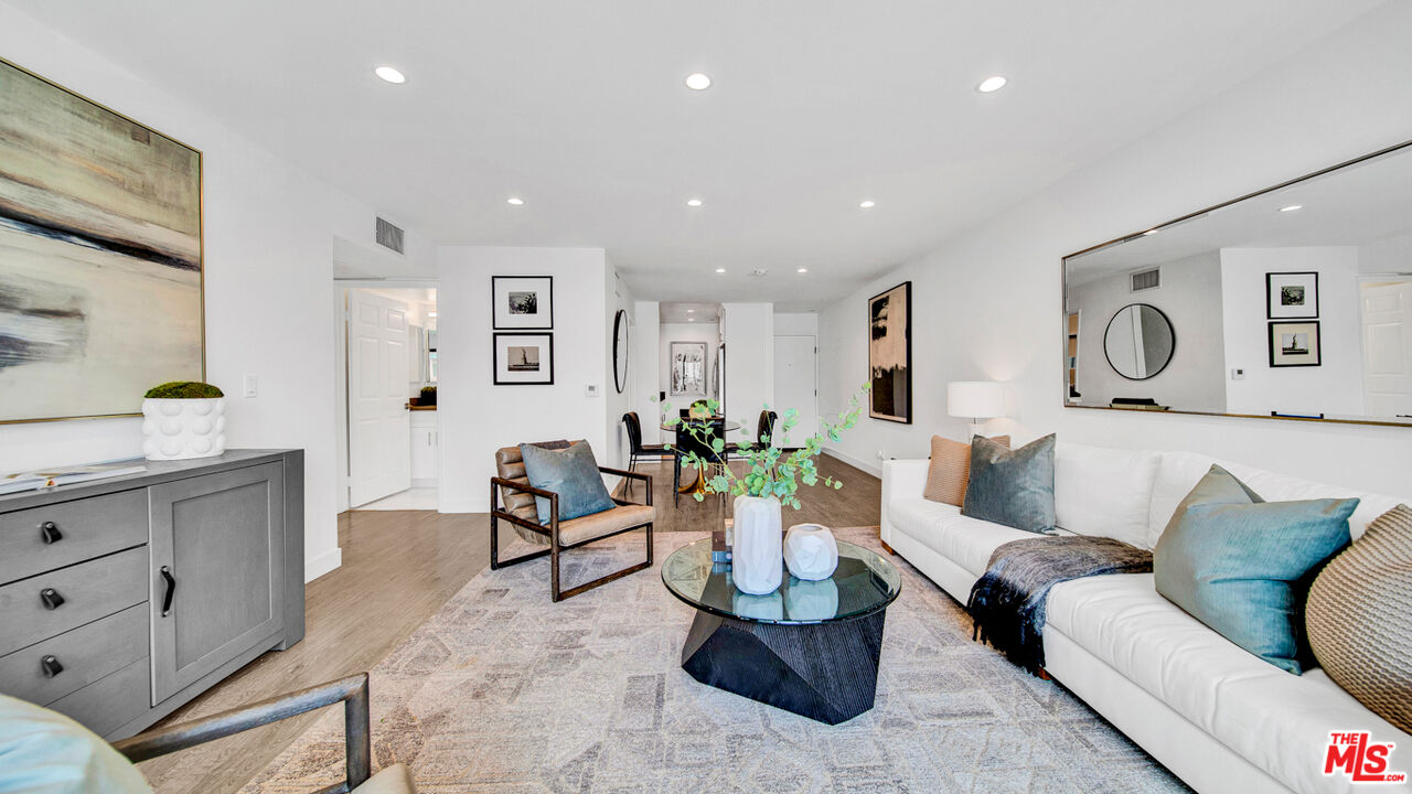 725 N Alfred St Unit: 108