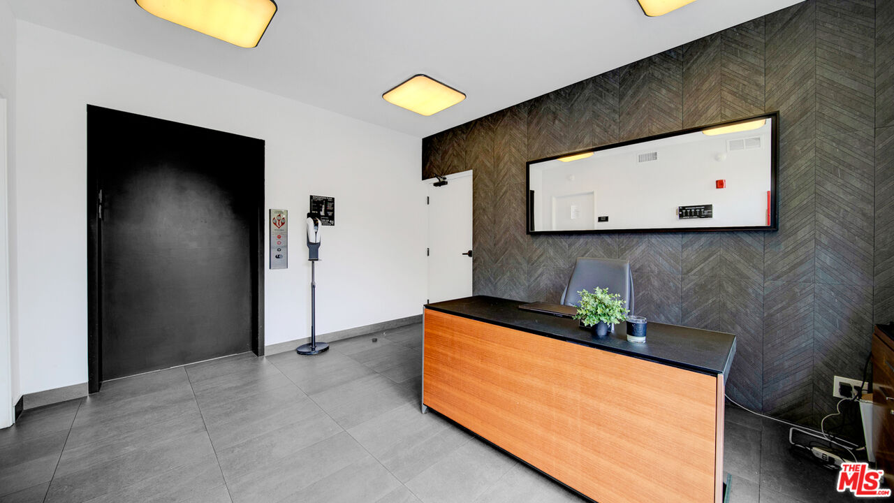 725 N Alfred St Unit: 108