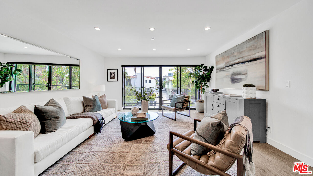 725 N Alfred St Unit: 108