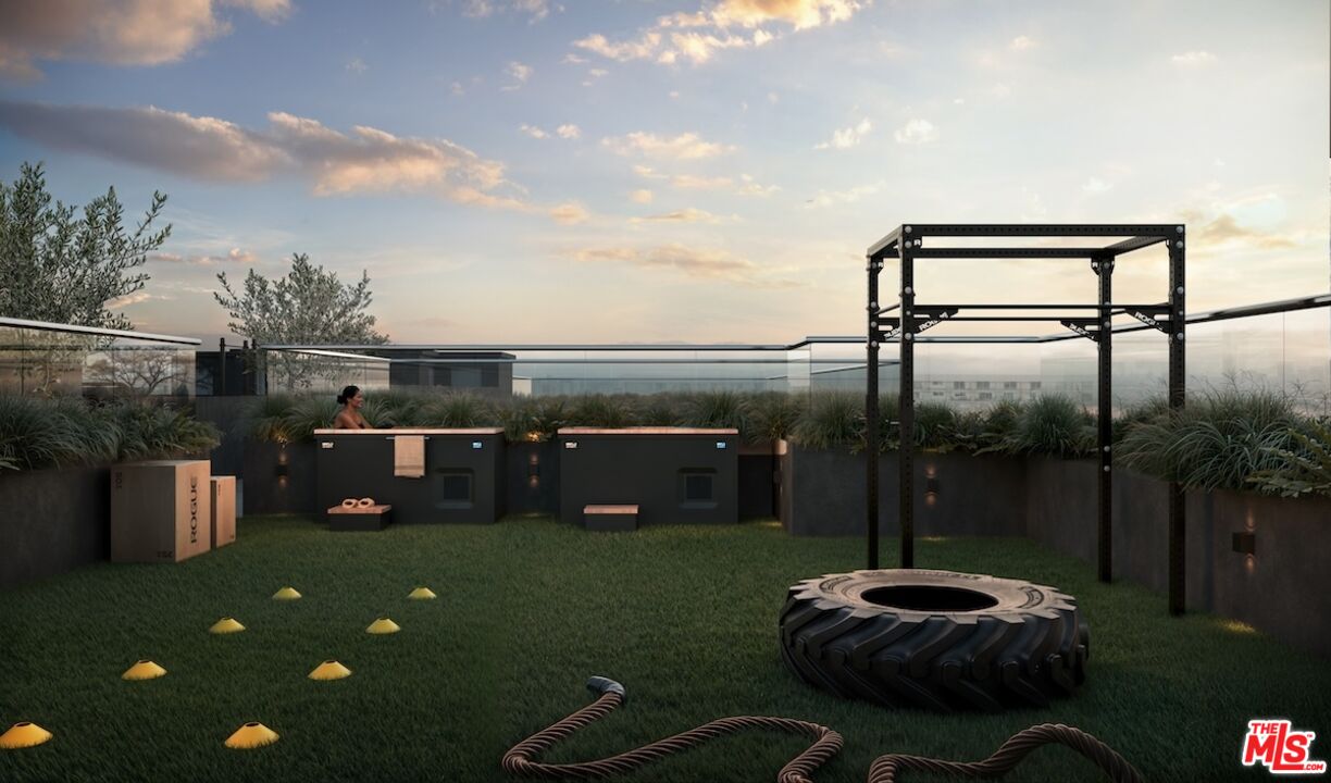 350 N Palm Dr Unit: 201