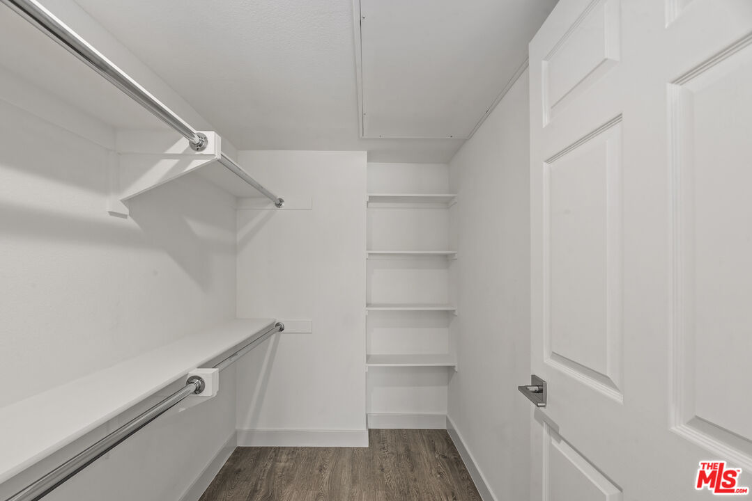 725 N Alfred St Unit: 109