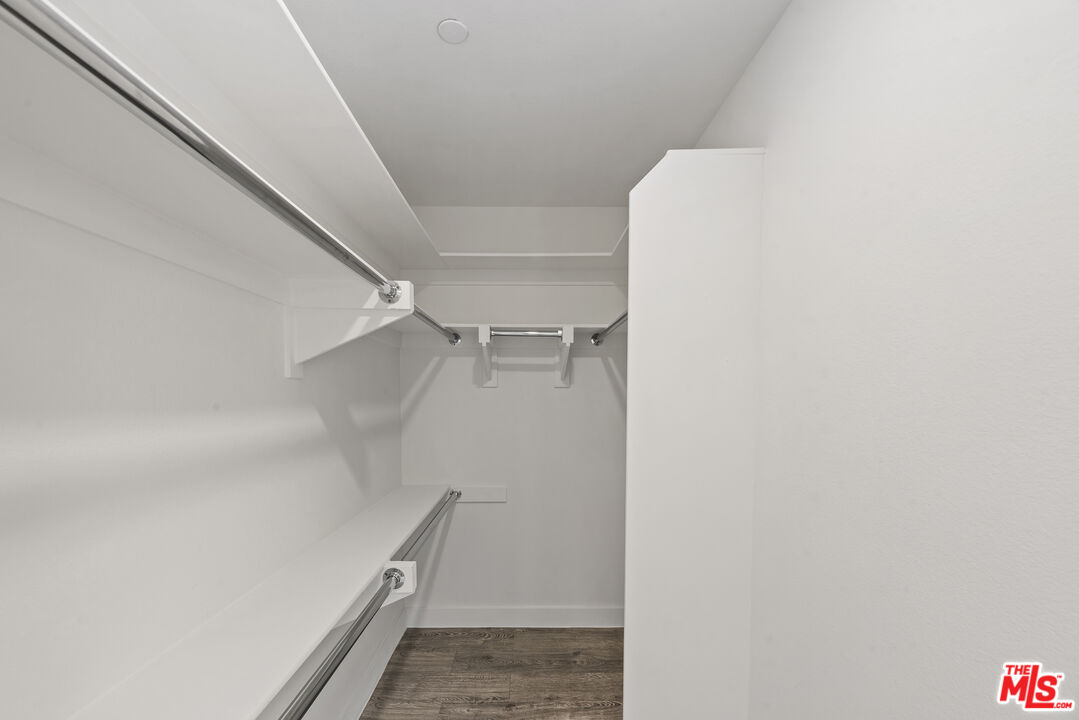 725 N Alfred St Unit: 109