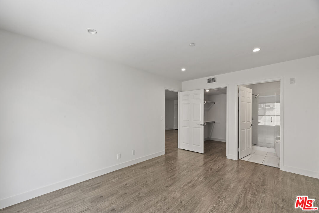 725 N Alfred St Unit: 109