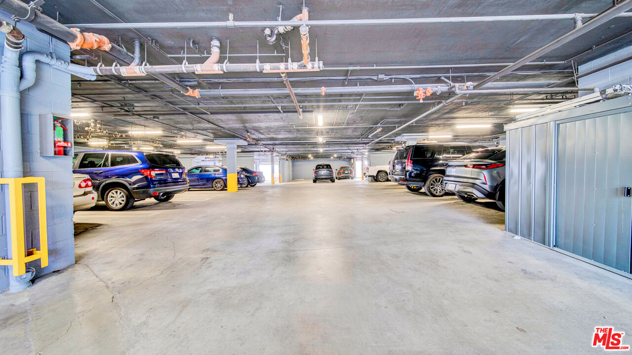 725 N Alfred St Unit: 109