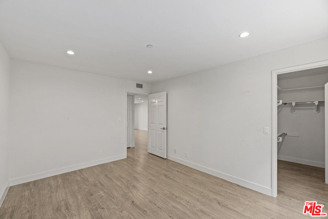 725 N Alfred St Unit: 109