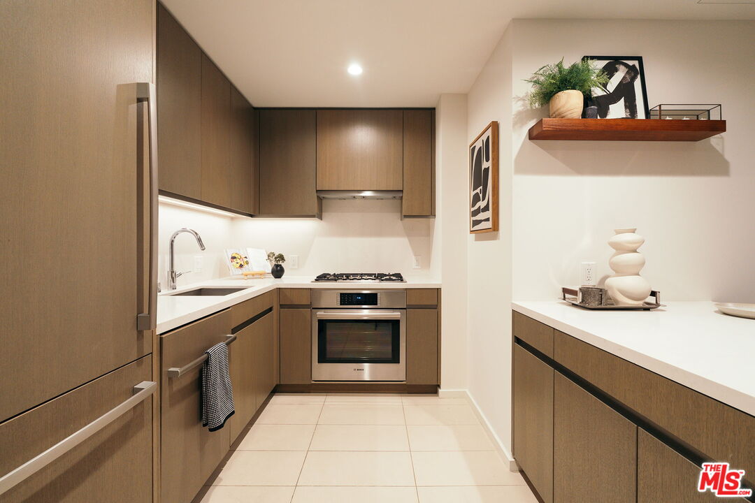 889 Francisco St Unit: 1801