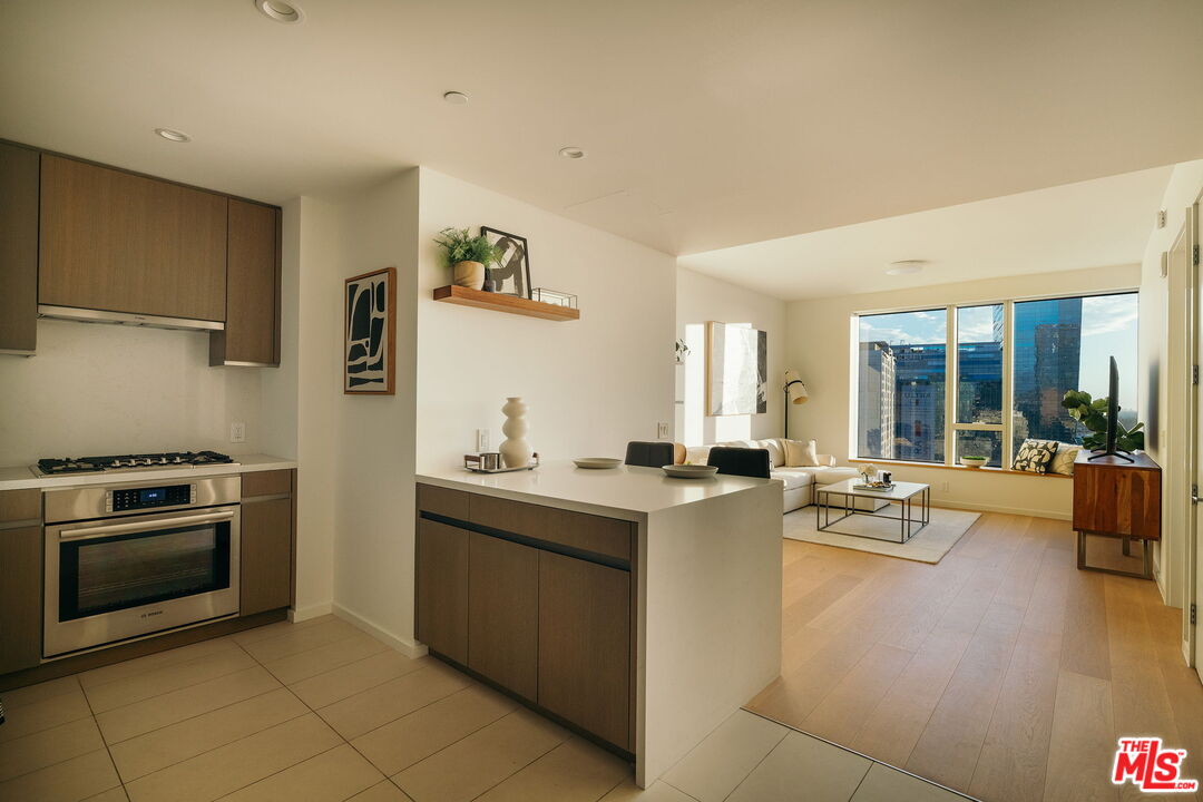 889 Francisco St Unit: 1801