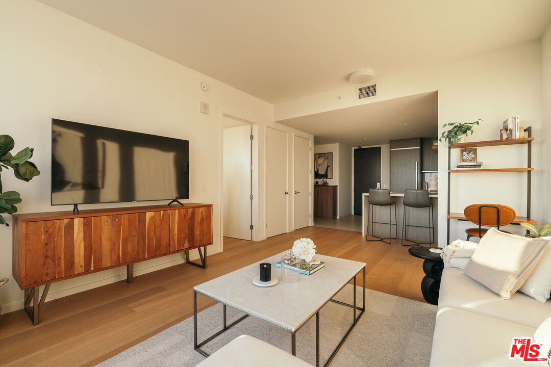 889 Francisco St Unit: 1801