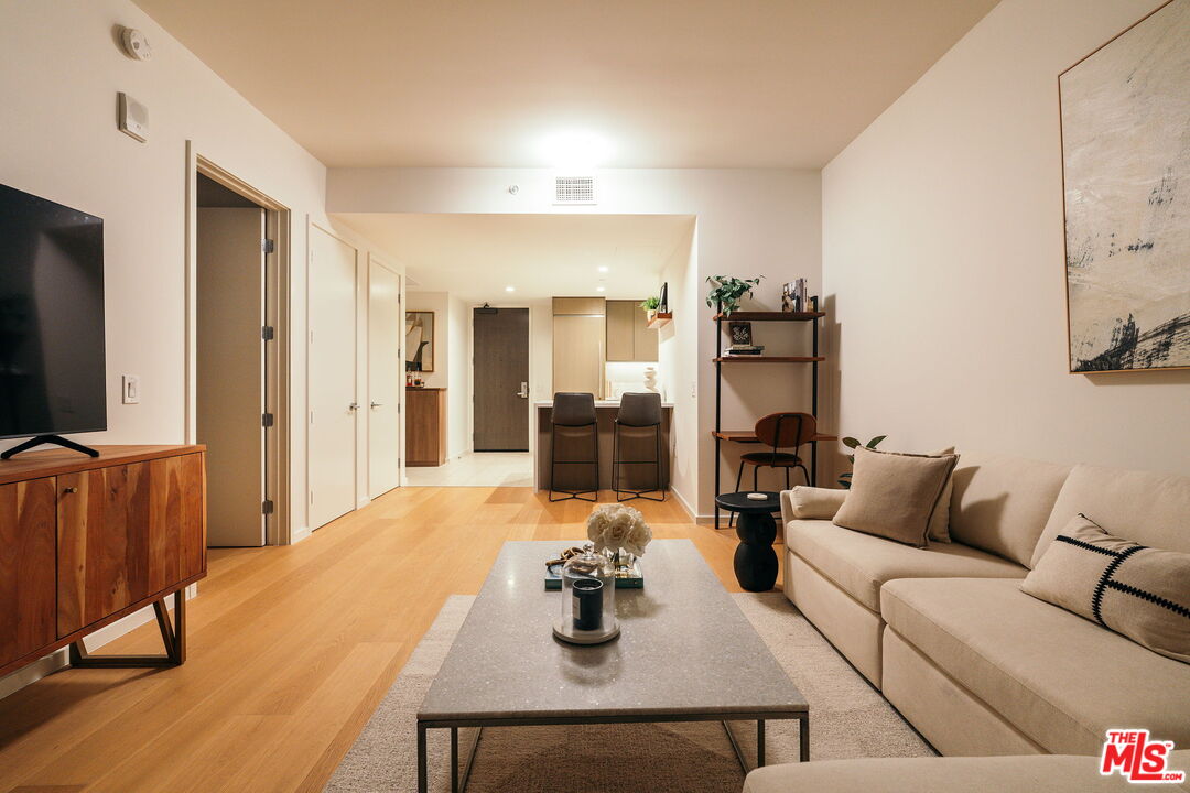 889 Francisco St Unit: 1801