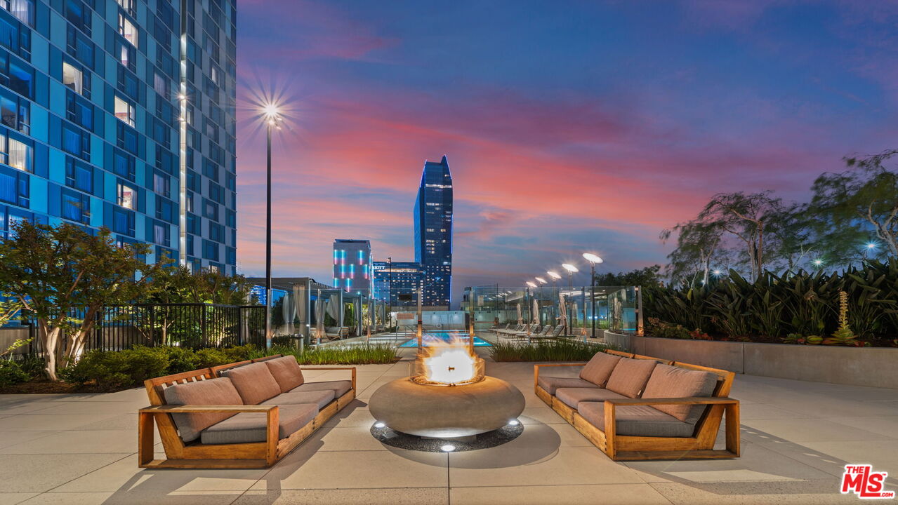 889 Francisco St Unit: 1801