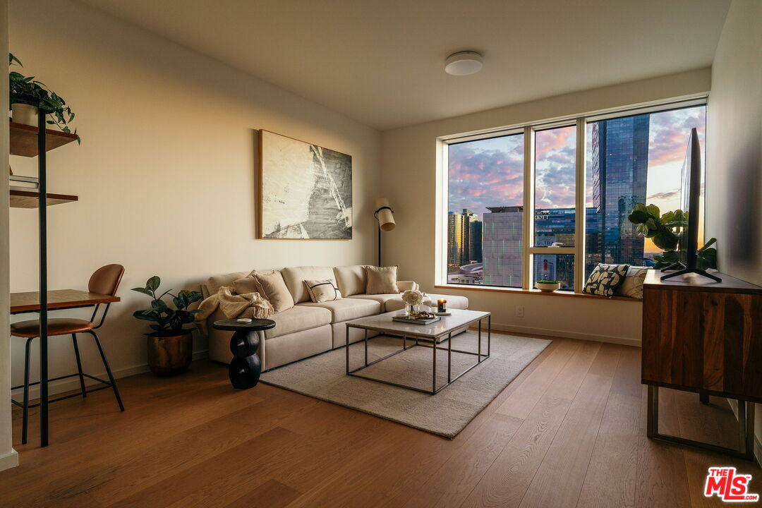 889 Francisco St Unit: 1801