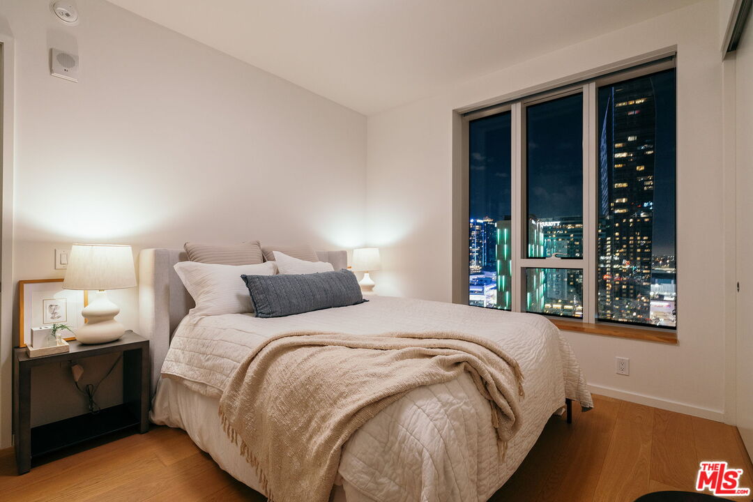 889 Francisco St Unit: 1801