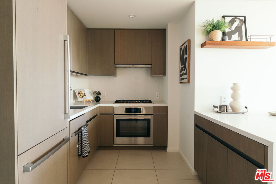 889 Francisco St Unit: 1801