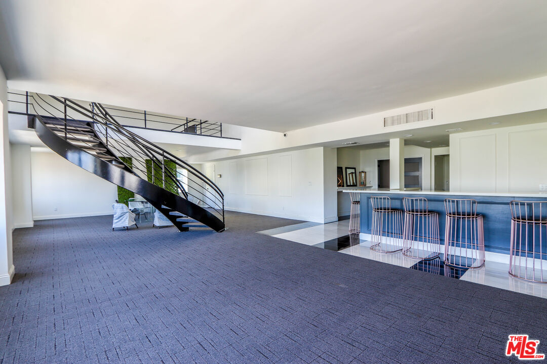 121 S Palm Dr Unit: 404