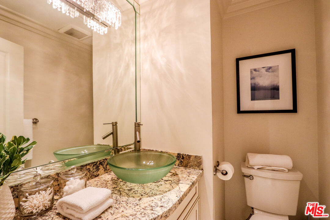 121 S Palm Dr Unit: 404