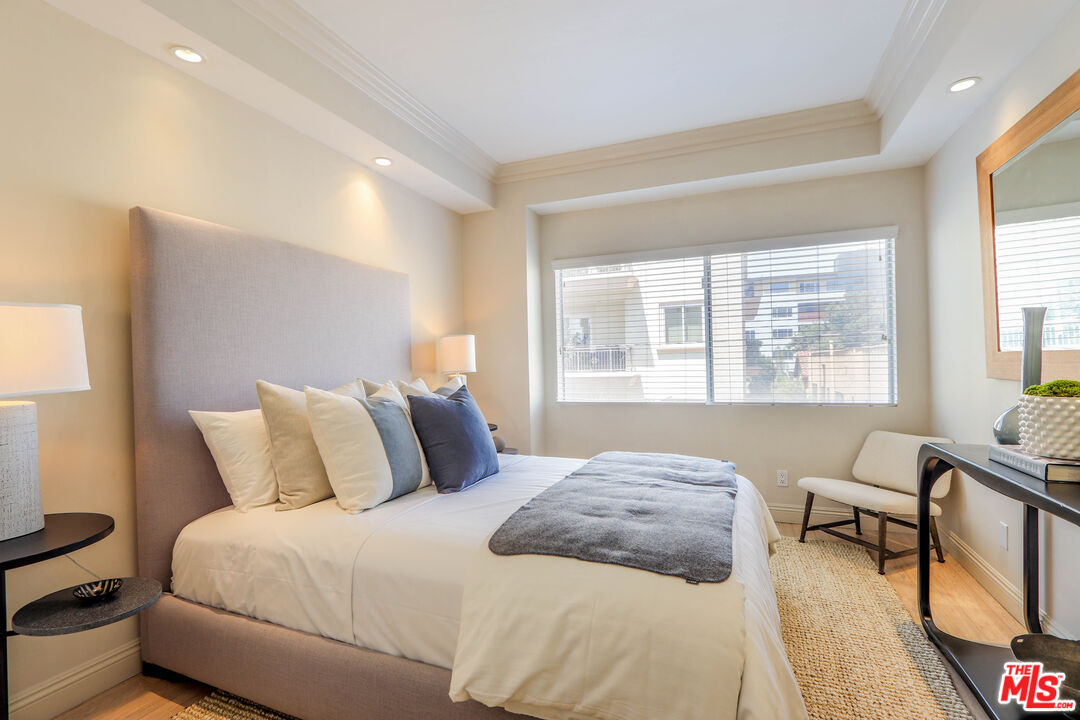 121 S Palm Dr Unit: 404