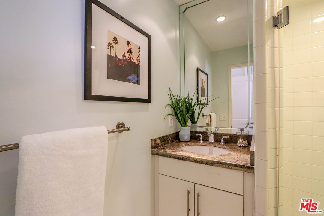 121 S Palm Dr Unit: 404