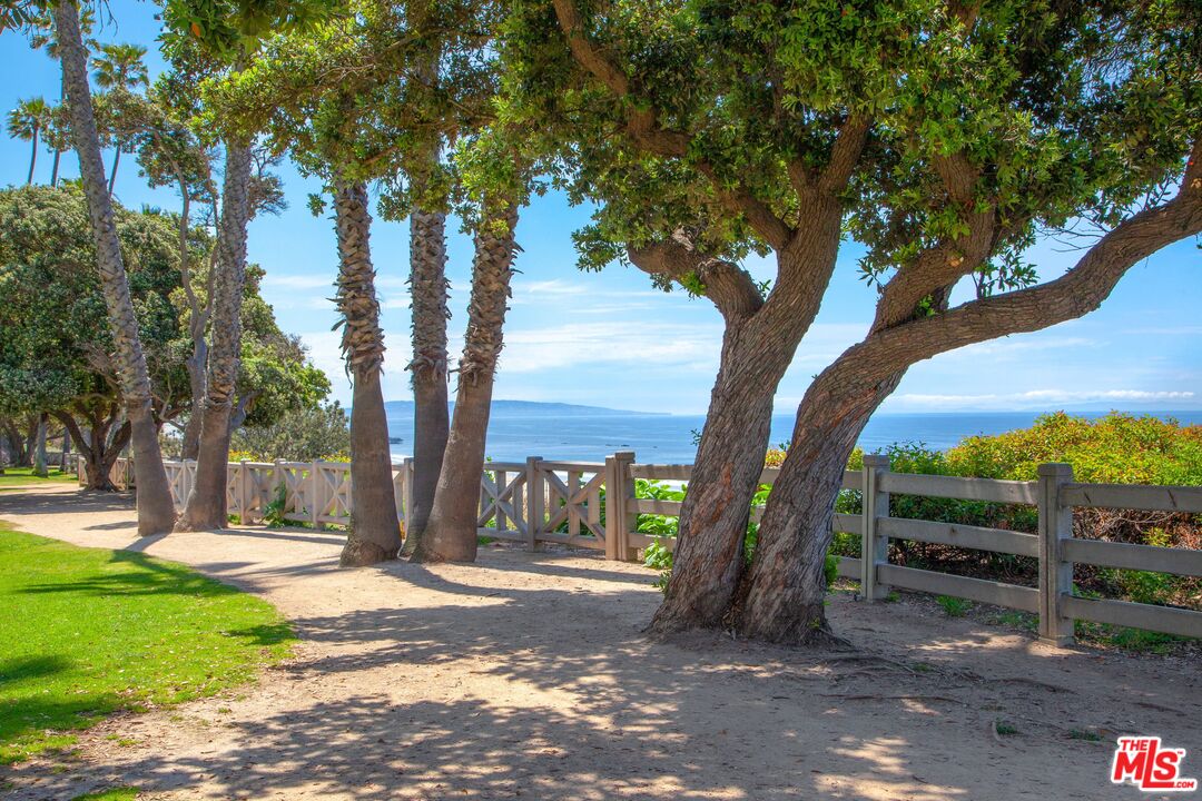 535 OCEAN AVE Unit: 1C