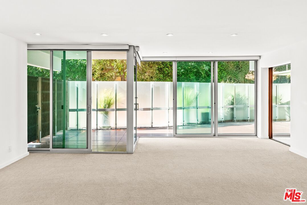 535 OCEAN AVE Unit: 1C