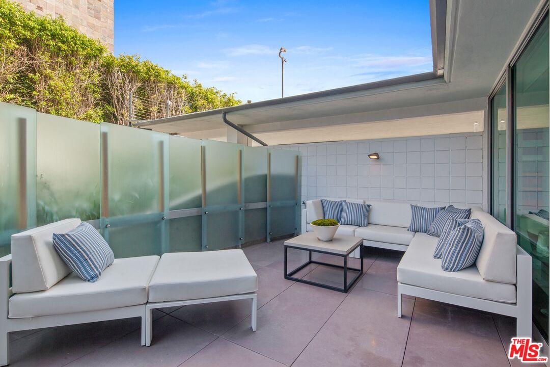 535 OCEAN AVE Unit: 1C