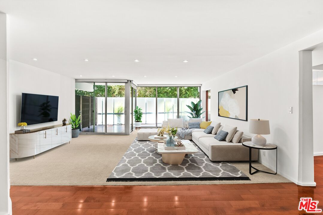 535 OCEAN AVE Unit: 1C