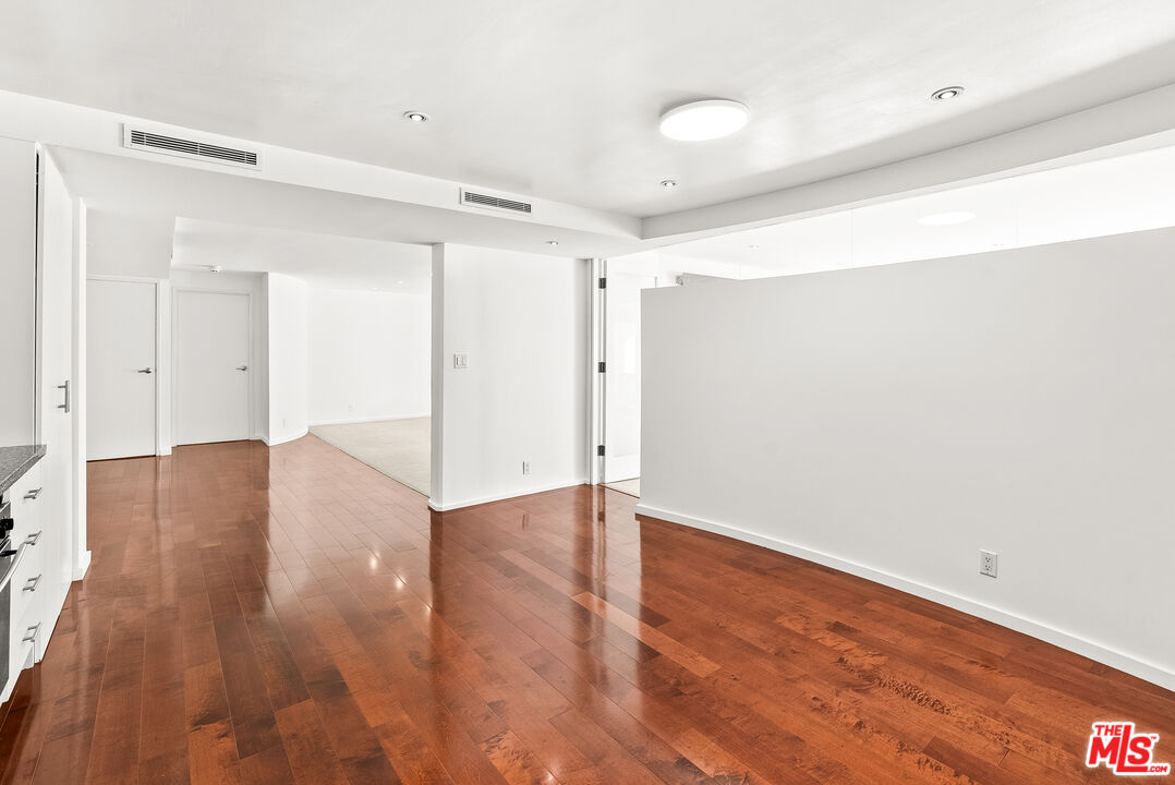 535 OCEAN AVE Unit: 1C