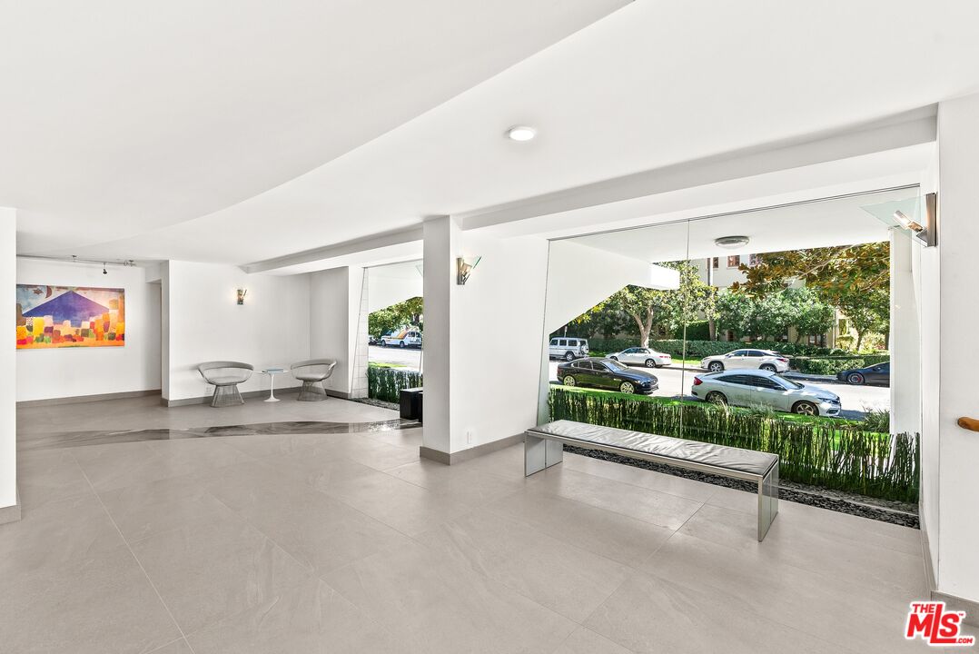 535 OCEAN AVE Unit: 1C