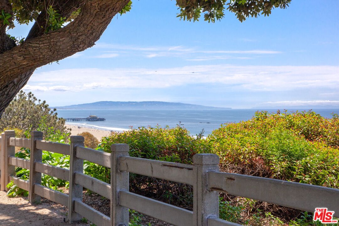 535 OCEAN AVE Unit: 1C