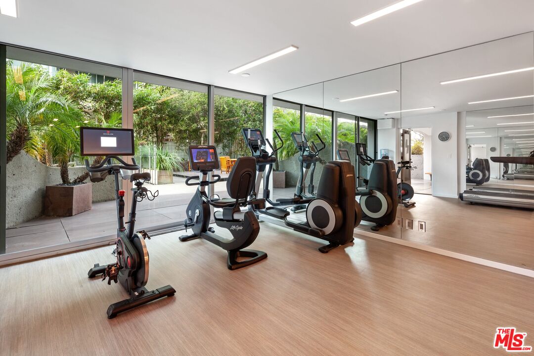 535 OCEAN AVE Unit: 1C