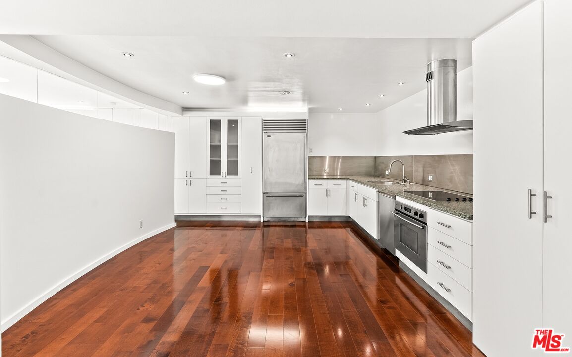 535 OCEAN AVE Unit: 1C