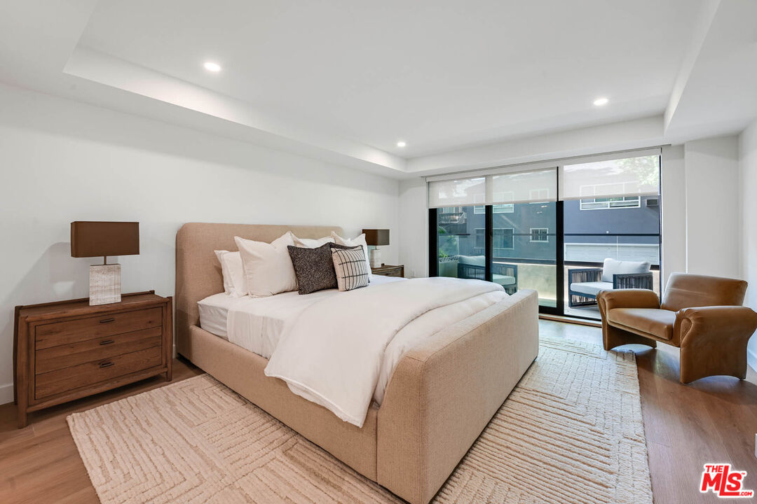 350 N Palm Dr Unit: 406