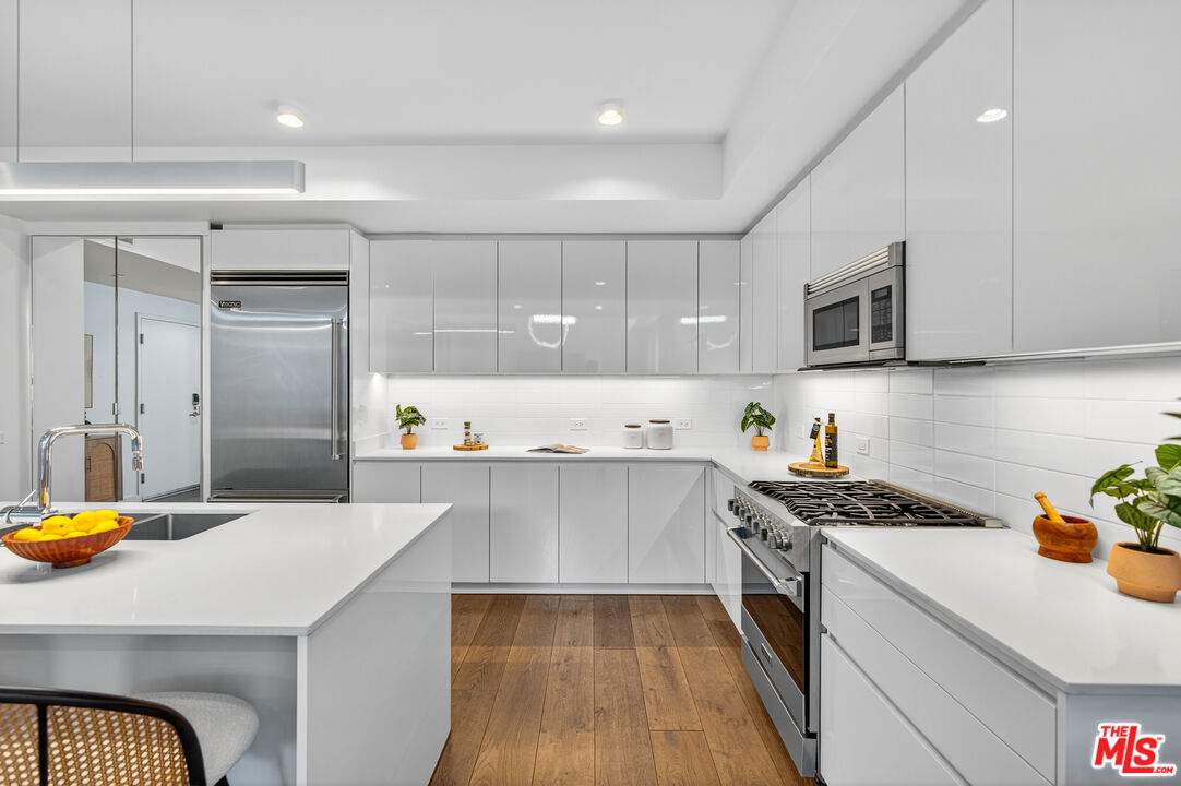 1433 14th St Unit: 10