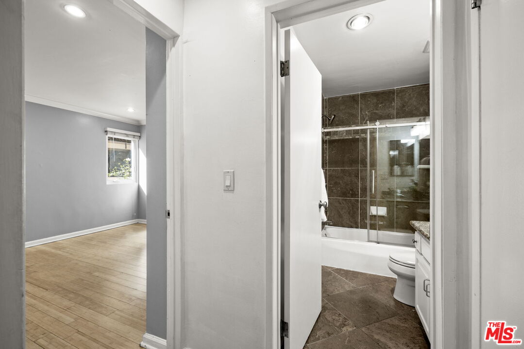 6151 Canterbury Dr Unit: 104