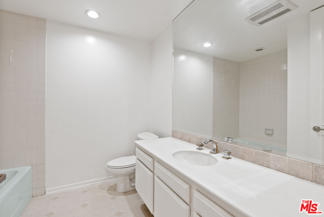 515 Ocean Ave Unit: 504N