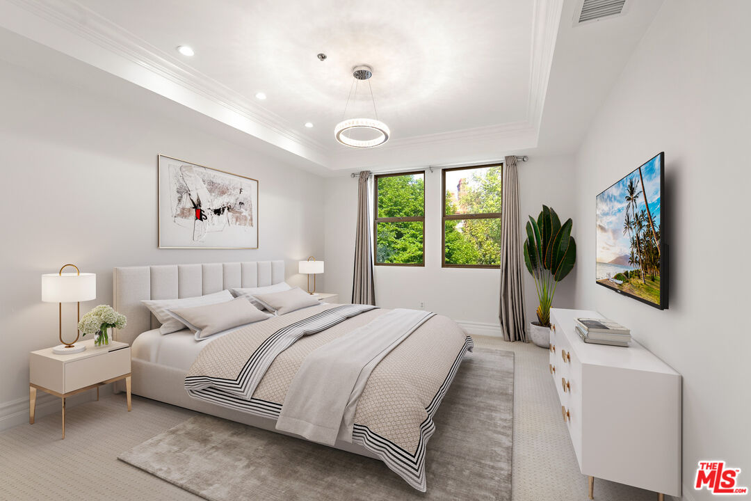 850 N Croft Ave Unit: 303