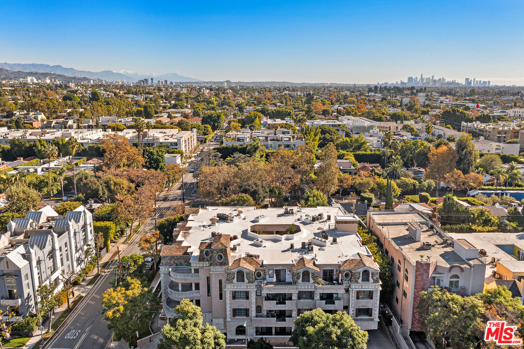 850 N Croft Ave Unit: 303