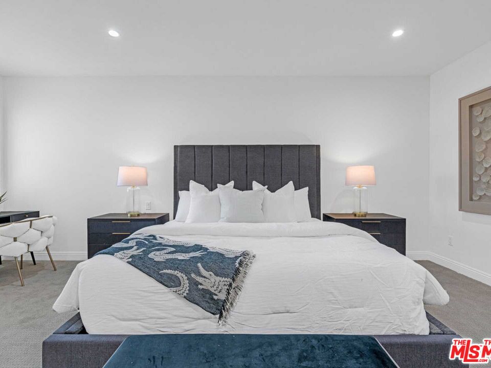 143 N Arnaz Dr Unit: 304