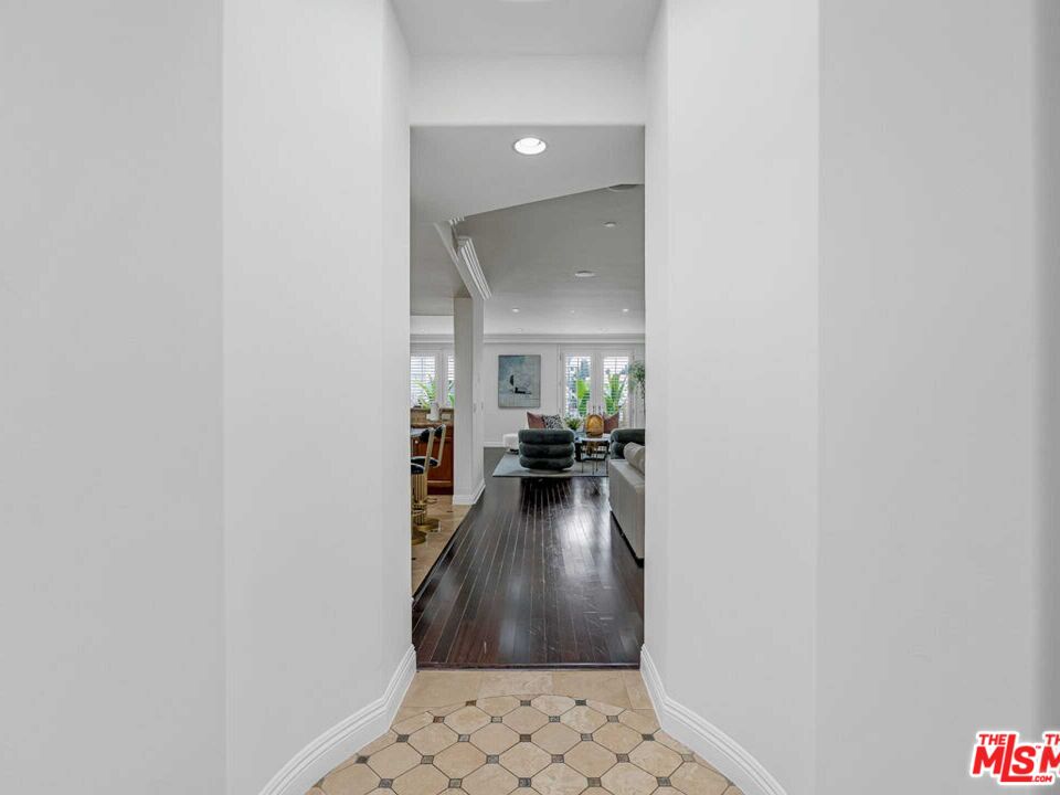 143 N Arnaz Dr Unit: 304