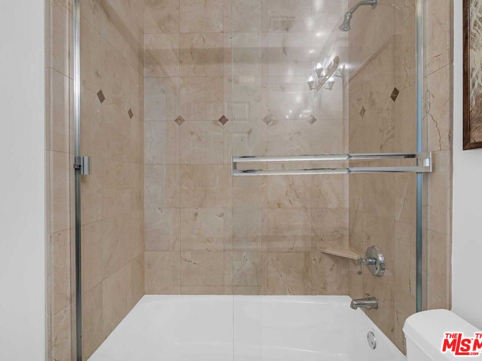 143 N Arnaz Dr Unit: 304