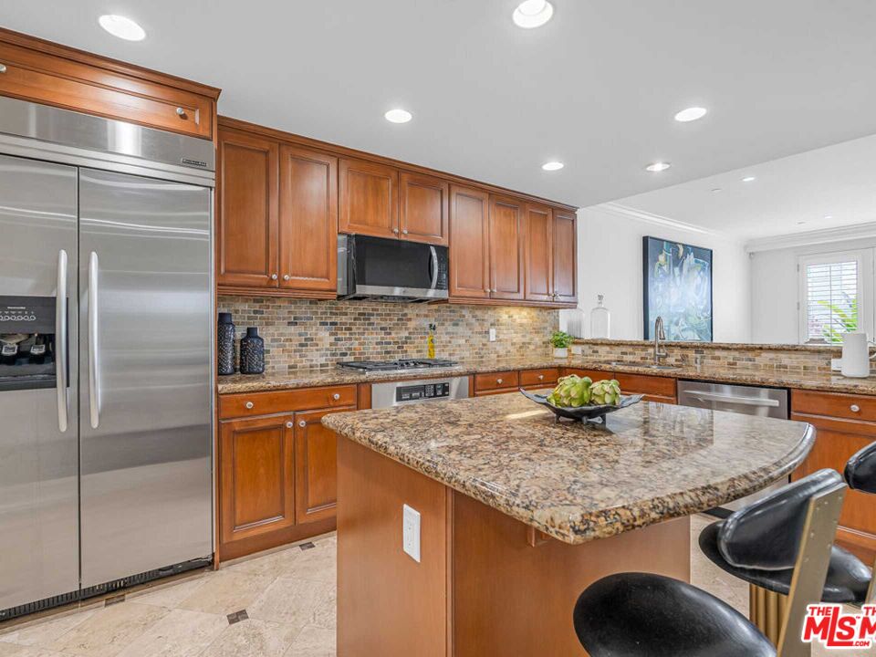 143 N Arnaz Dr Unit: 304