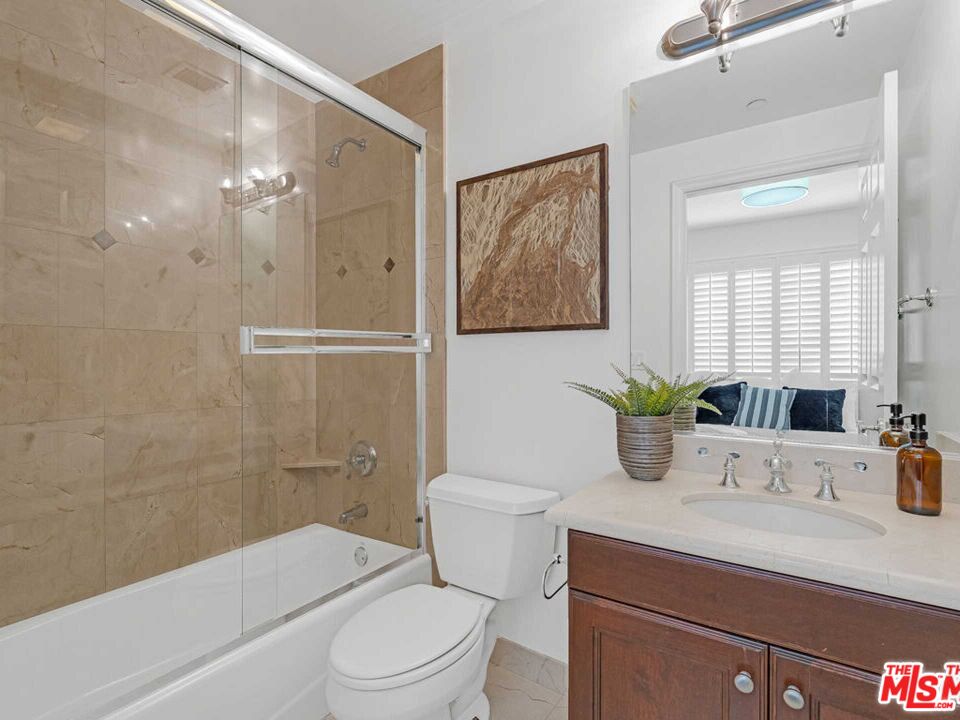 143 N Arnaz Dr Unit: 304