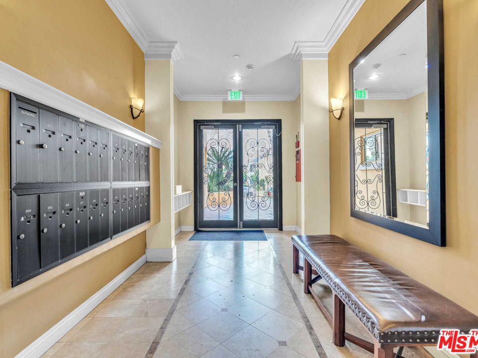 143 N Arnaz Dr Unit: 304