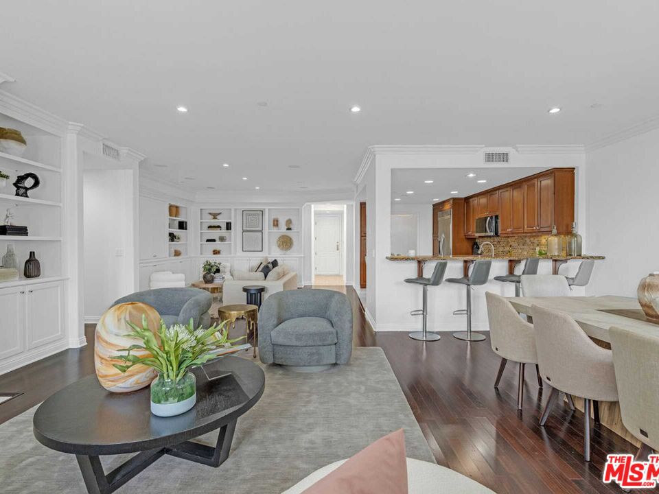 143 N Arnaz Dr Unit: 304