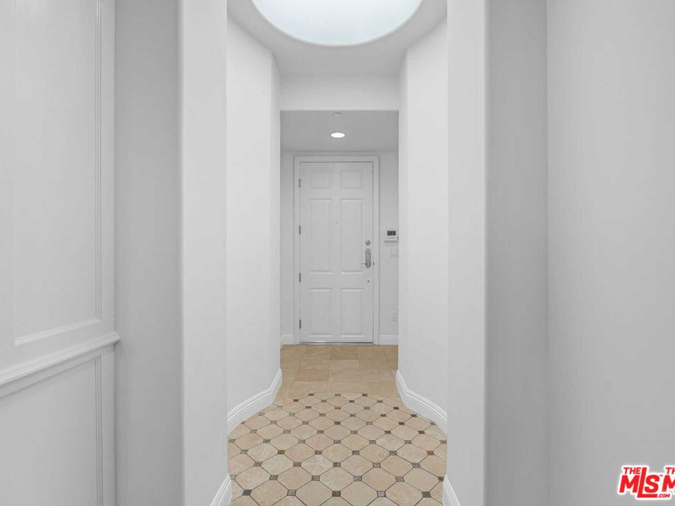 143 N Arnaz Dr Unit: 304