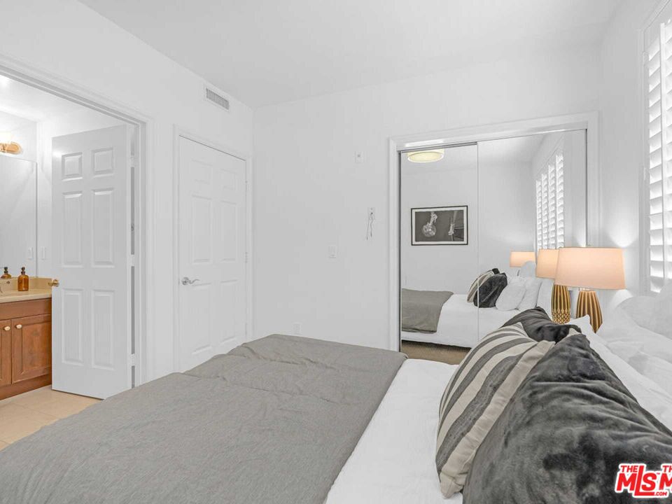 143 N Arnaz Dr Unit: 304